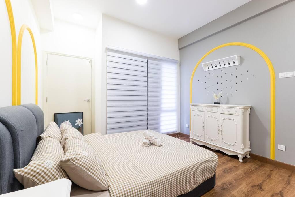 Ferienwohnung Arte Mont Kiara Duplex 4 Pax Jacuzzi Kuala Lumpur Exterior foto
